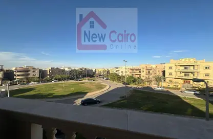 Apartment - 4 Bedrooms - 3 Bathrooms for sale in Mohamed Hussein Mahmoud St. - Area E - Ganoob El Acadimia - New Cairo City - Cairo