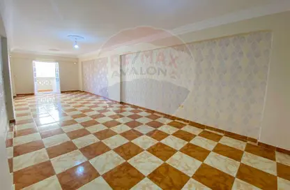 Apartment - 3 Bedrooms - 1 Bathroom for sale in Gamal Abdel Nasser Road - Sidi Beshr - Hay Awal El Montazah - Alexandria