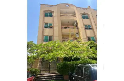 Apartment - 3 Bedrooms - 2 Bathrooms for sale in Al Gezira St. - South Investors Area - New Cairo City - Cairo