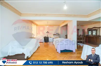 Apartment - 3 Bedrooms - 2 Bathrooms for sale in Al Ekbal St. - Laurent - Hay Sharq - Alexandria