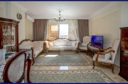 Apartment - 3 Bedrooms - 1 Bathroom for sale in Al Kataea St. - Sidi Gaber - Hay Sharq - Alexandria