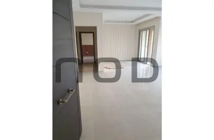 Apartment - 2 Bedrooms - 2 Bathrooms for sale in Palm Hills Village Gate - South Investors Area - New Cairo City - Cairo