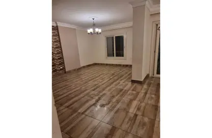 Apartment - 4 Bedrooms - 2 Bathrooms for rent in Mohamed Hassanein Heikal St. - 6th Zone - Nasr City - Cairo