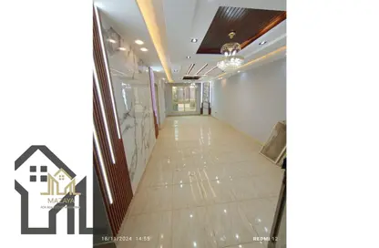 Apartment - 3 Bedrooms - 3 Bathrooms for sale in Gate 1 - Khofo - Hadayek El Ahram - Giza