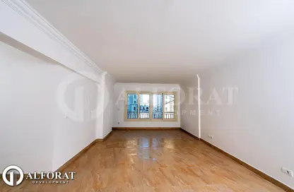 Apartment - 3 Bedrooms - 3 Bathrooms for sale in Smouha Square - Smouha - Hay Sharq - Alexandria