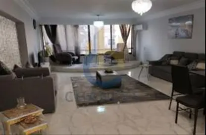 Apartment - 2 Bedrooms - 2 Bathrooms for sale in Cornish El Nile St. - Maadi - Hay El Maadi - Cairo