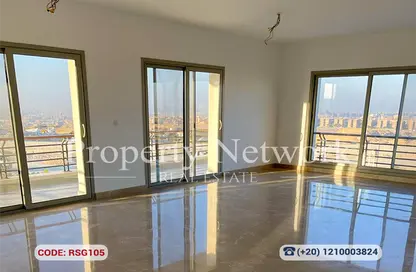 Apartment - 3 Bedrooms - 4 Bathrooms for sale in Uptown Cairo - Mokattam - Cairo