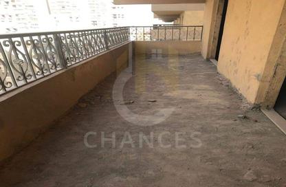 Apartment - 3 Bedrooms - 2 Bathrooms for sale in Cornish El Nile St. - Maadi - Hay El Maadi - Cairo