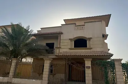 Villa - 4 Bedrooms - 4 Bathrooms for sale in Royal City - Sheikh Zayed Compounds - Sheikh Zayed City - Giza