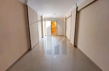 Apartment - 3 Bedrooms - 2 Bathrooms for sale in Khaled Ibn Alwaleed St. - Sidi Beshr - Hay Awal El Montazah - Alexandria