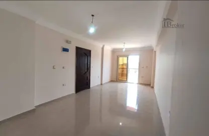 Apartment - 2 Bedrooms - 1 Bathroom for rent in Dinshwau St. - Mustafa Kamel - Hay Sharq - Alexandria