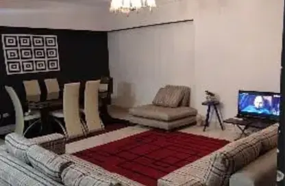 Apartment - 2 Bedrooms - 1 Bathroom for rent in Zahraa Al Maadi St. - Degla - Hay El Maadi - Cairo