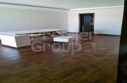 Apartment - 4 Bedrooms - 3 Bathrooms for sale in Zahraa Al Maadi St. - Degla - Hay El Maadi - Cairo