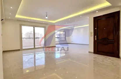 Apartment - 3 Bedrooms - 2 Bathrooms for sale in Al Sheikh Mohammed Al Nadi St. - 6th Zone - Nasr City - Cairo