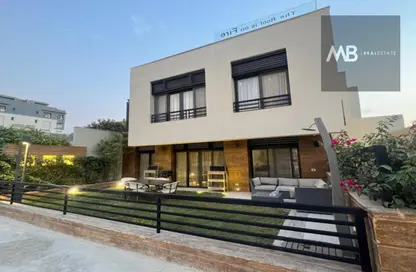 Villa - 6 Bedrooms - 5 Bathrooms for sale in Trio Gardens - 5th Settlement Compounds - The 5th Settlement - New Cairo City - Cairo