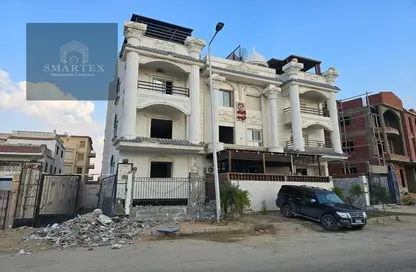 Apartment - 3 Bedrooms - 3 Bathrooms for sale in El Nady District - Shorouk City - Cairo