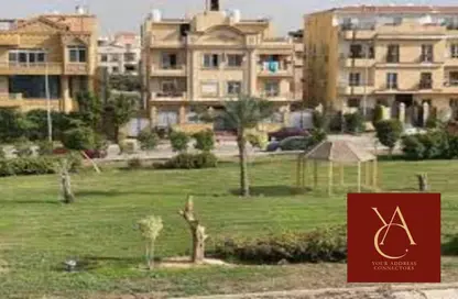 Apartment - 3 Bedrooms - 2 Bathrooms for sale in Ganoob El Acadimia - New Cairo City - Cairo