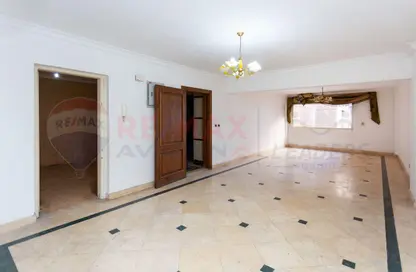 Apartment - 2 Bedrooms - 2 Bathrooms for sale in Al Geish Road - Laurent - Hay Sharq - Alexandria