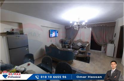 Apartment - 2 Bedrooms - 1 Bathroom for sale in Al Fath St. - Janaklees - Hay Sharq - Alexandria