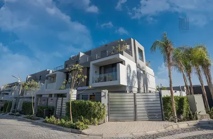 Villa - 3 Bedrooms - 4 Bathrooms for sale in Beverly Hills - Sheikh Zayed Compounds - Sheikh Zayed City - Giza