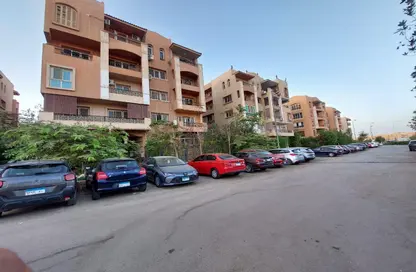 Apartment - 3 Bedrooms - 2 Bathrooms for sale in Gamal Abdel-Nasser Axis - 6 October City - Giza