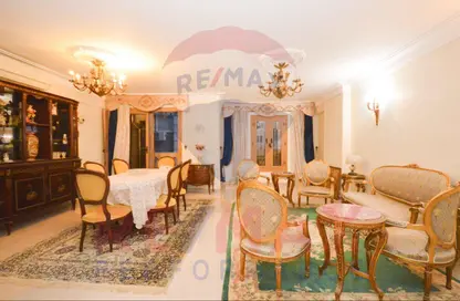 Apartment - 3 Bedrooms - 2 Bathrooms for rent in Ahmed Fouad Darwish St. - Bolkly - Hay Sharq - Alexandria