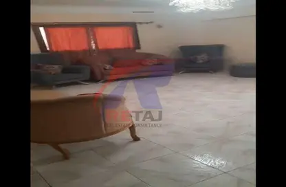 Apartment - 4 Bedrooms - 2 Bathrooms for sale in Mohyee Al Din Abd Al Al Hamid St. - 8th Zone - Nasr City - Cairo