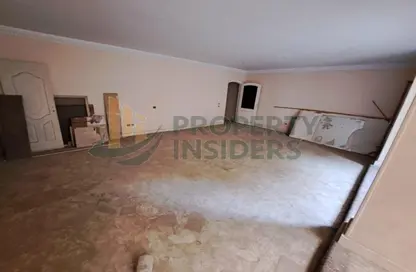 Apartment - 3 Bedrooms - 3 Bathrooms for sale in Al Gezira El Wosta St. (Yousef Kamel) - Zamalek - Cairo