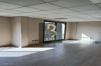 Office Space - Studio - 3 Bathrooms for sale in 90 Street - The 5th Settlement - New Cairo City - Cairo