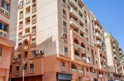 Apartment - 3 Bedrooms - 1 Bathroom for rent in Khaled Ibn Al Walid St. - Sidi Beshr - Hay Awal El Montazah - Alexandria