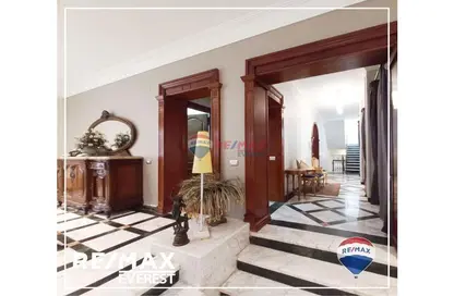 Villa - 6 Bedrooms - 5 Bathrooms for rent in Mena Garden City - Al Motamayez District - 6 October City - Giza