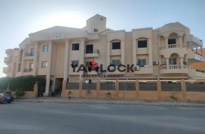 Apartment - 3 Bedrooms - 3 Bathrooms for sale in Al Nadi Square - 2nd Neighborhood - 4th District West - Shorouk City - Cairo