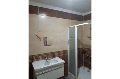 Apartment - 3 Bedrooms - 1 Bathroom for rent in Ahmed Fouad St. - Saint Fatima Square - El Nozha - Cairo