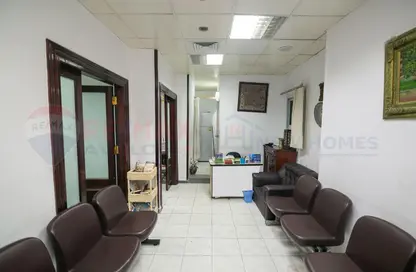 Clinic - Studio - 1 Bathroom for sale in Ahmed Shawky St. - Roushdy - Hay Sharq - Alexandria