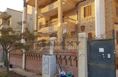 Whole Building - Studio - 4 Bathrooms for sale in South Teseen St. - The 5th Settlement - New Cairo City - Cairo