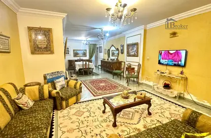 Apartment - 3 Bedrooms - 2 Bathrooms for sale in Takatoa Takla St. - Fleming - Hay Sharq - Alexandria