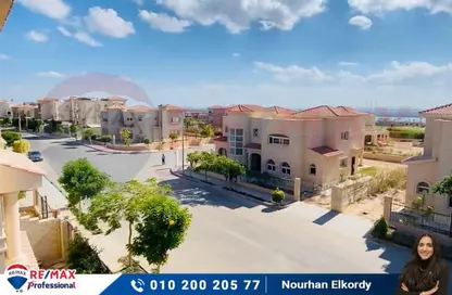 Townhouse - 3 Bedrooms - 2 Bathrooms for sale in Alex West - Alexandria Compounds - Alexandria