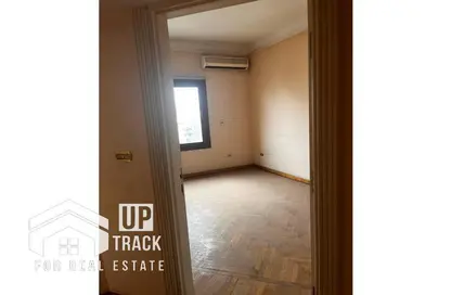 Apartment - 2 Bedrooms - 1 Bathroom for sale in Mohamed Mazhar St. - Zamalek - Cairo