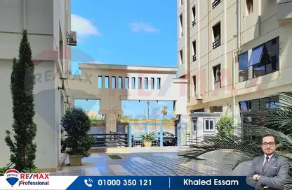 Apartment - 2 Bedrooms - 2 Bathrooms for sale in Nady Smouha Al Riyadi St. - Smouha - Hay Sharq - Alexandria