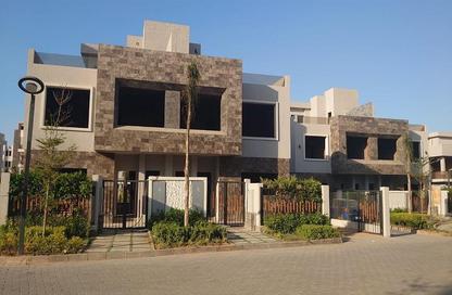 Townhouse - 3 Bedrooms - 3 Bathrooms for sale in Sun Capital - Fayoum Desert road - 6 October City - Giza