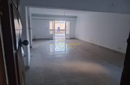 Apartment - 2 Bedrooms - 1 Bathroom for sale in Al Moaskar Al Romani St. - Roushdy - Hay Sharq - Alexandria