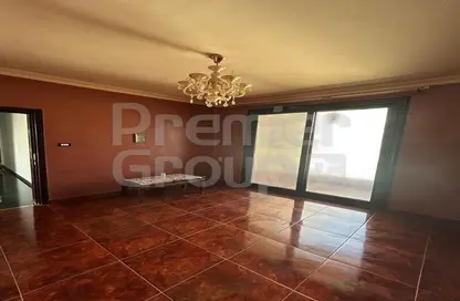 Apartment - 3 Bedrooms - 2 Bathrooms for rent in Cornish El Nile St. - Maadi - Hay El Maadi - Cairo