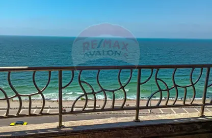 Apartment - 3 Bedrooms - 3 Bathrooms for sale in Al Geish Road - Camp Chezar - Hay Wasat - Alexandria