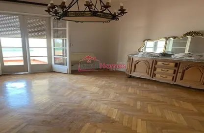 Apartment - 3 Bedrooms - 3 Bathrooms for rent in Al Kamel Mohamed St. - Zamalek - Cairo