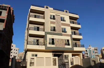 Apartment - 3 Bedrooms - 3 Bathrooms for sale in New Narges - New Cairo City - Cairo