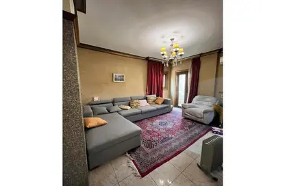 Apartment - 2 Bedrooms - 1 Bathroom for sale in Mohamed Farid St. - El Hegaz Square - El Nozha - Cairo