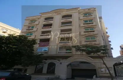 Apartment - 3 Bedrooms - 2 Bathrooms for sale in Al Mehwar Al Markazi - 7th District - 6 October City - Giza