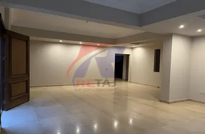 Apartment - 3 Bedrooms - 3 Bathrooms for sale in Musab Bin Omair St. - Area E - Ganoob El Acadimia - New Cairo City - Cairo