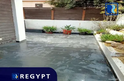 Apartment - 2 Bedrooms - 2 Bathrooms for sale in Sarayat Al Maadi - Hay El Maadi - Cairo