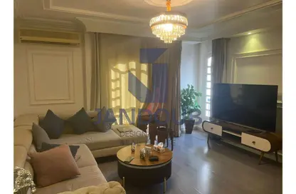 Apartment - 4 Bedrooms - 2 Bathrooms for sale in Al Hegaz St. - Roxy - Heliopolis - Masr El Gedida - Cairo